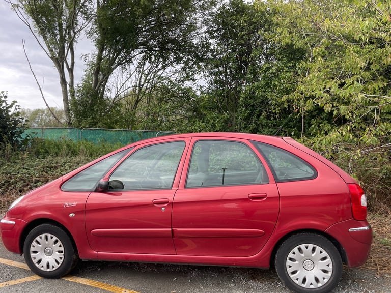 CITROEN PICASSO 1.6 EXCLUSIVE 56 REG MPV 11 SERVICE STAMPS JUNE 9TH 2026 LOW INSURANCE 38+MPG