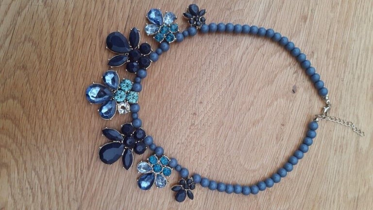 Blue gem necklace