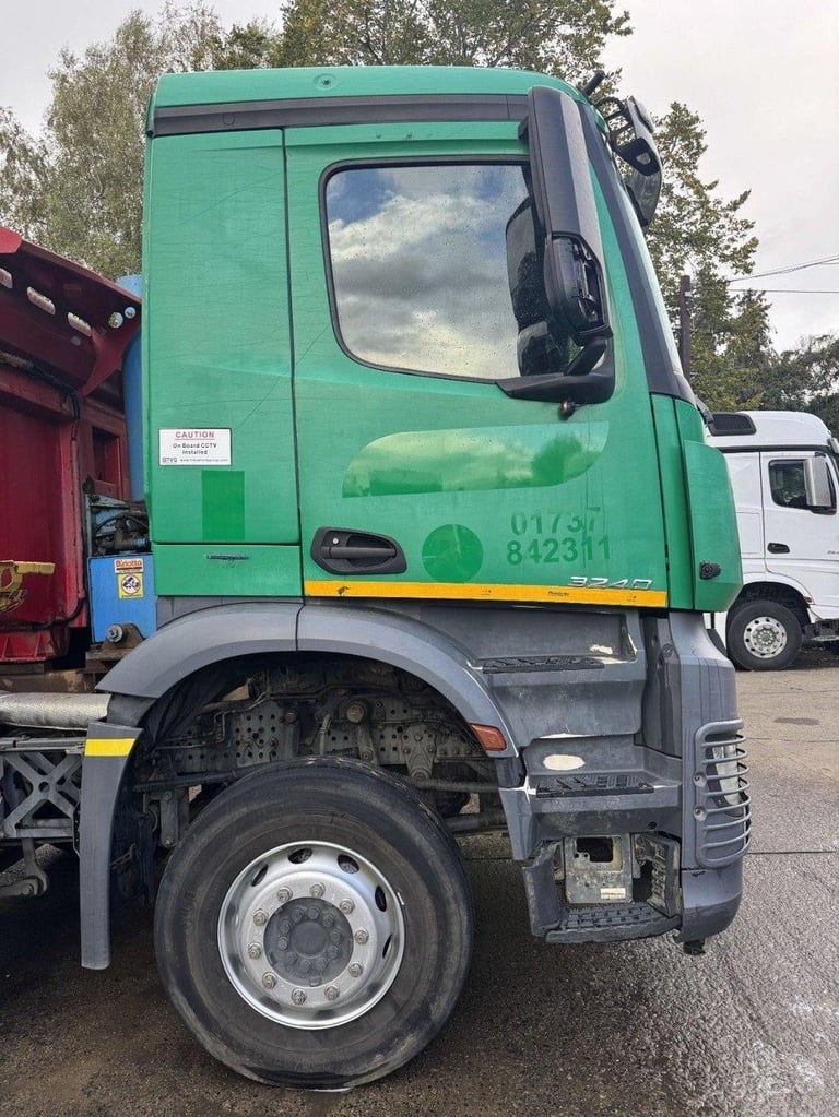 2016 MERCEDES AROCS 3240 8X4 TIPPER