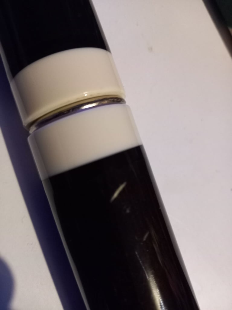 BCE 4 Peice pool cue with hard case