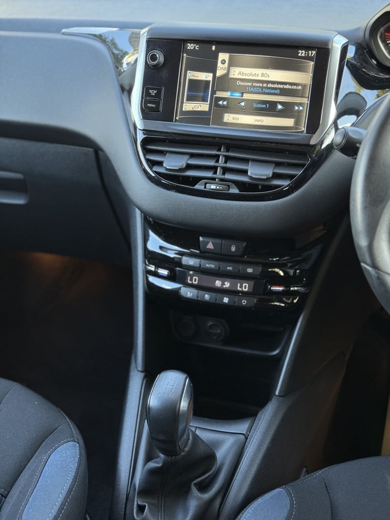 PEUGEOT 208 1.6 e-HDi Allure 2014