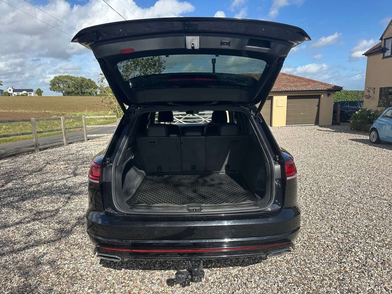 2019 Volkswagen Touareg 3.0 Touareg V6 R-Line TDI Auto 4WD 5dr SUV Diesel Automatic