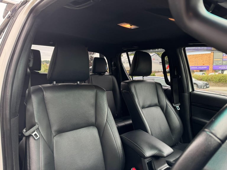 2020 Toyota Hilux 2.4 D-4D Invincible X Auto 4WD Euro 6 (s/s) 4dr (TSS) PICK UP Diesel Automatic