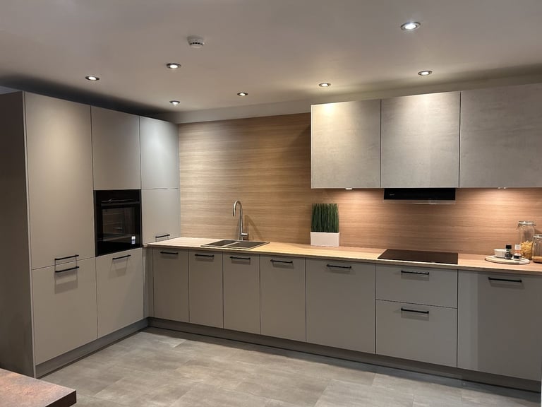 60% OFF-Lava Manhattan Ex-display Kitchen for sale + Neff Appliances, Laminate Worktop & Splashback