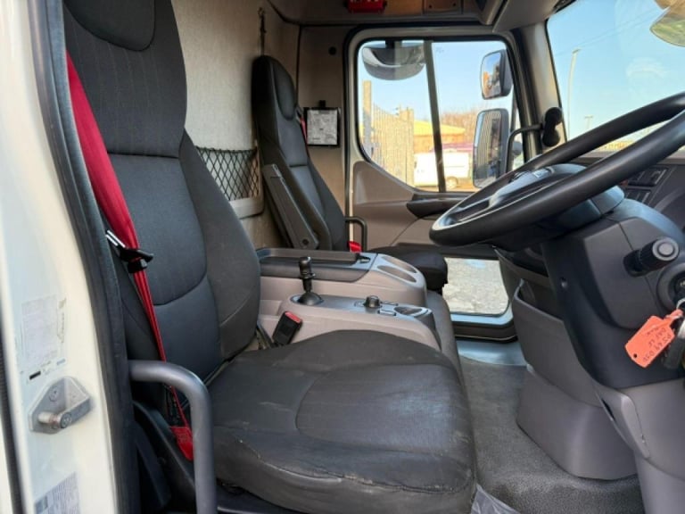 2019 (69) DAF LF 180 4x2 BOX TRUCK WITH TUCKAWAY TAIL LIFT