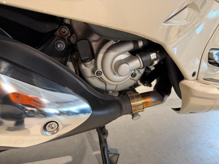 2024 VESPA GTS 300 HPE, '24 Plate with 967 miles