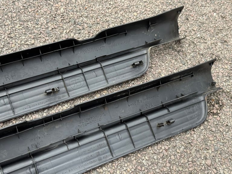Toyota Yaris T Sport MK1 PH2 3dr Scuff Plates Sill Plates Trims Pair