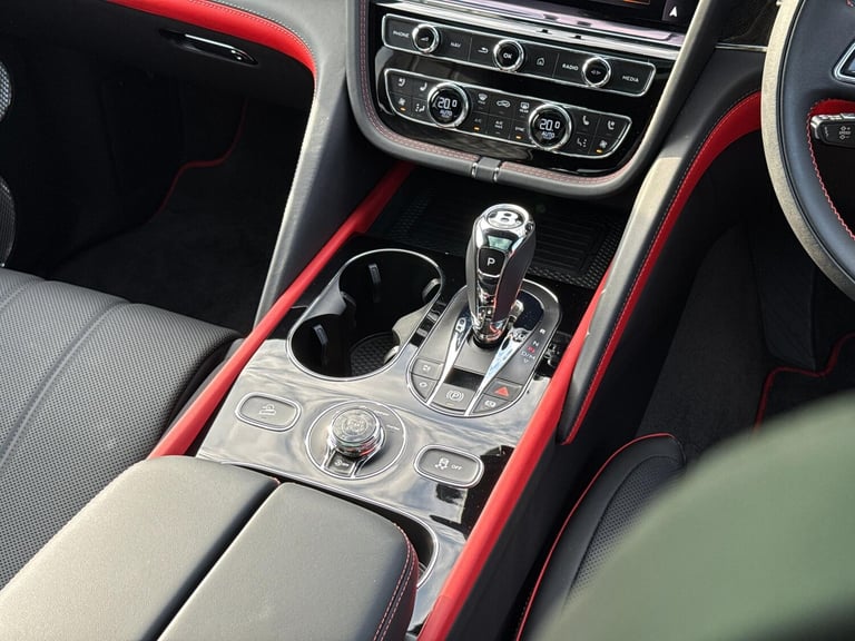 2025 Bentley Bentayga 4.0 V8 S Black Edition SUV 5dr Petrol Auto 4WD Euro 6 (s/s) (550 ps) ESTATE...