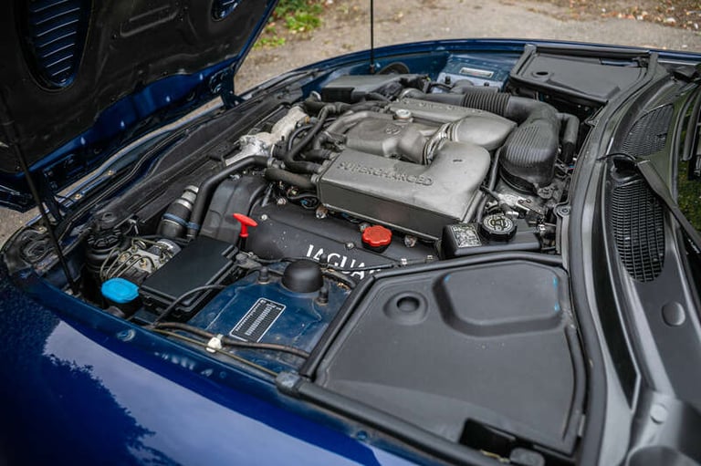 2002 Jaguar XKR COUPÉ 4.0 2dr Auto COUPE PETROL Automatic