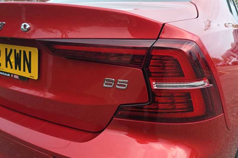 2022 Volvo S60 2.0 B5P R DESIGN 4dr Auto SALOON PETROL Automatic