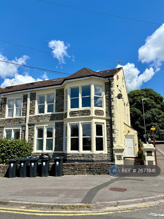 2 bedroom flat in Overnhill Road, Bristol, BS16 (2 bed) (#2677841)