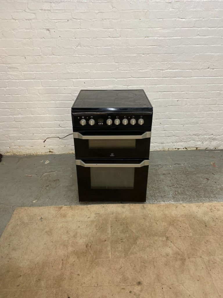 image for Beautiful Indesit Black 60CM Ceramic Electric