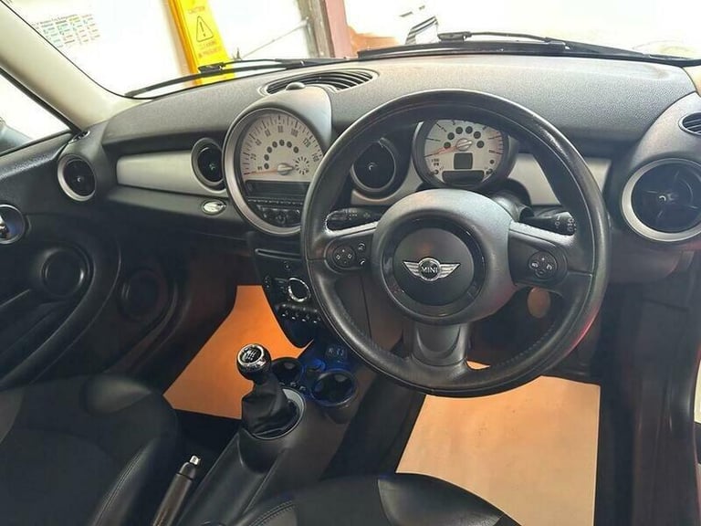 MINI Hatch 1.6 Cooper Hatchback 3dr Petrol Manual Euro 5 (s/s) (122 ps)