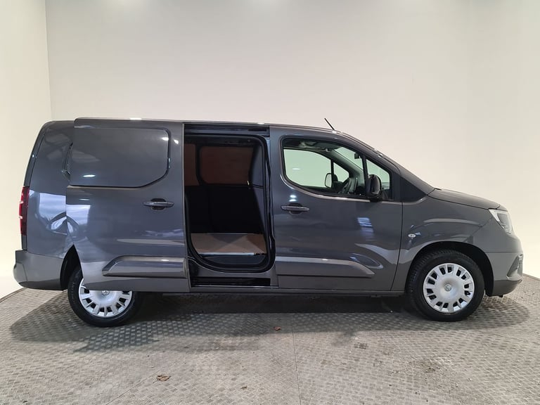 2024 Vauxhall Combo 1.5 TURBO D 2300 PRO P/V L2 H1 100 BHP LWB Panel Van Diesel Manual