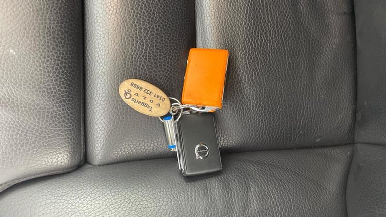 2022 Volvo V60 Recharge Plus T6 AWD plug-in hybrid Electric/Petrol Dark Automatic Estate Hybrid A...