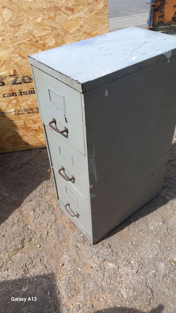 FILING CABINETS 
