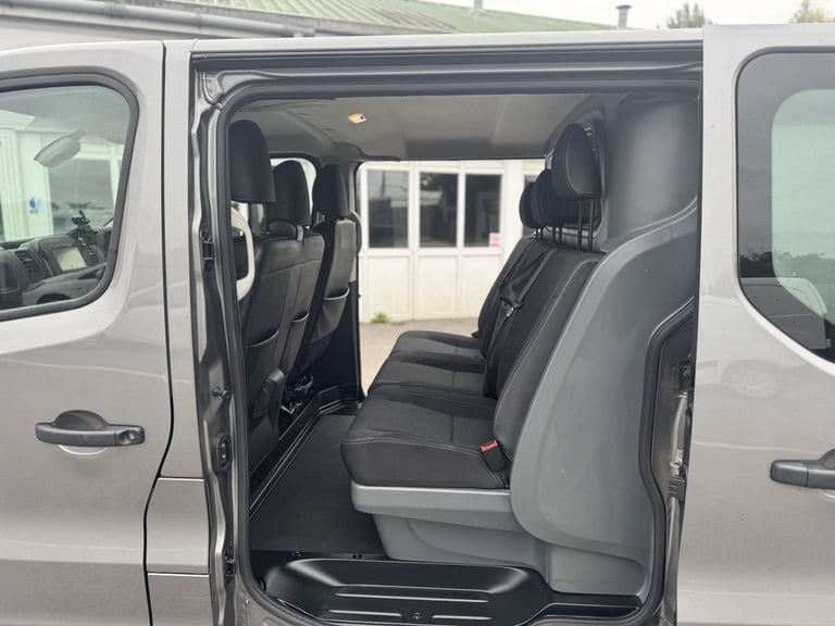 2019 Vauxhall Vivaro 1.6 CDTi 2900 BiTurbo ecoTEC Limited Edition Nav Crew Van Double Cab 5dr Di ...