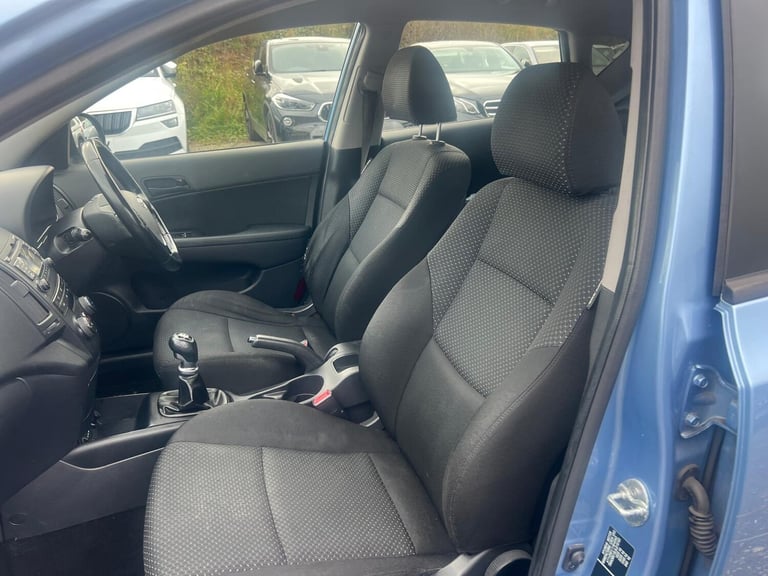 2011 Hyundai i30 1.6 CRDi Comfort 5dr HATCHBACK DIESEL Manual