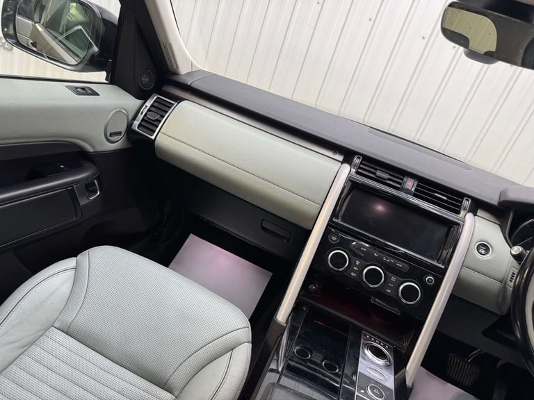 2017 Land Rover Discovery 3.0 Discovery Luxury HSE TD6 Auto 4WD 5dr SUV Diesel Automatic