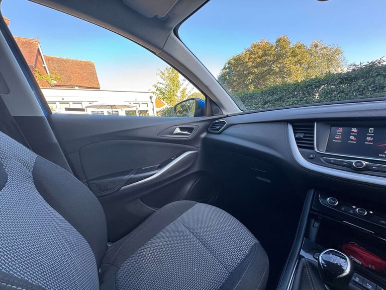 2018 Vauxhall Grandland X 1.2 Turbo SE 5dr HATCHBACK PETROL Manual