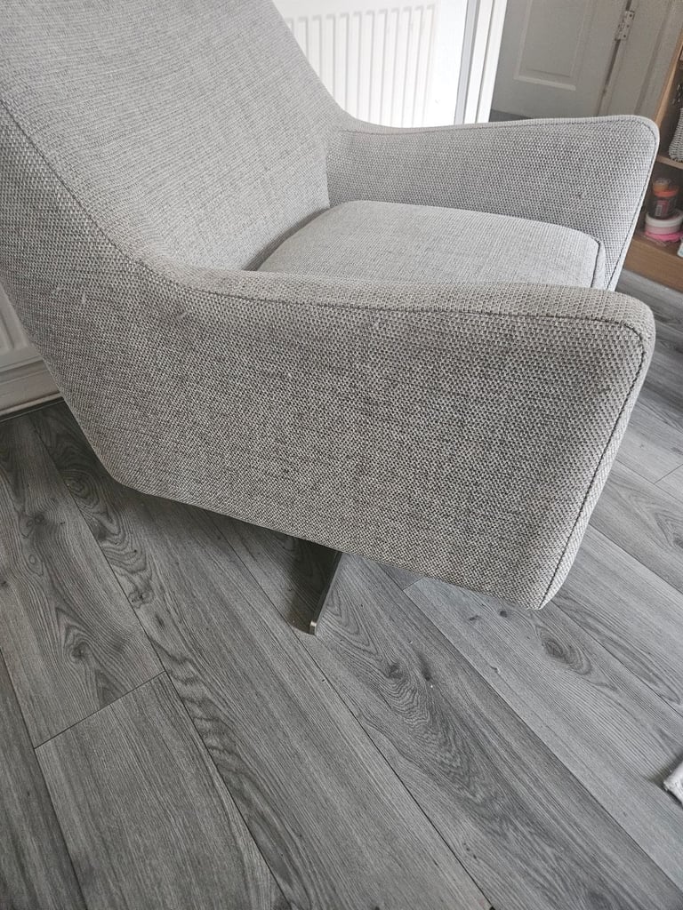 Single chair