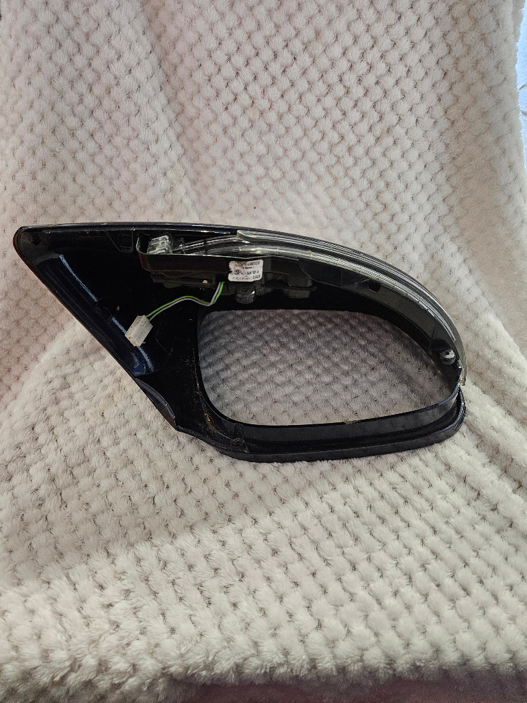Audi Q7 wing mirror covers with indicator LED