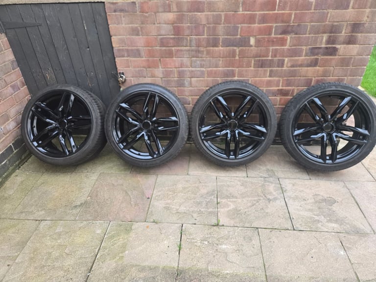 Audi a1,s1 polo ,fabia 18" alloy wheels 5x100 et 39 8j