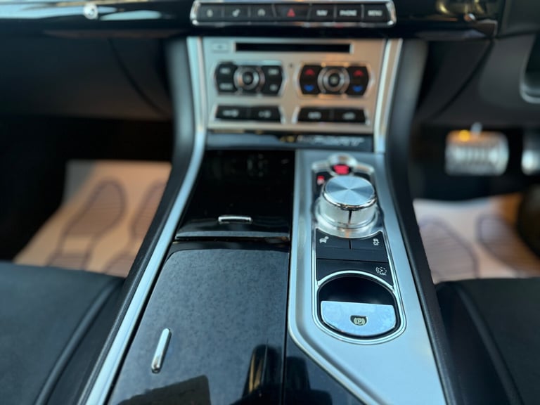2012 Jaguar XF 2.2d Sport 4dr Auto SALOON Diesel Automatic