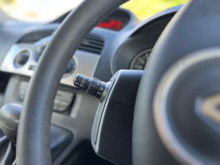 2011 Renault Kangoo 1.6 16V Expression Auto Euro 5 5dr MPV Petrol Automatic