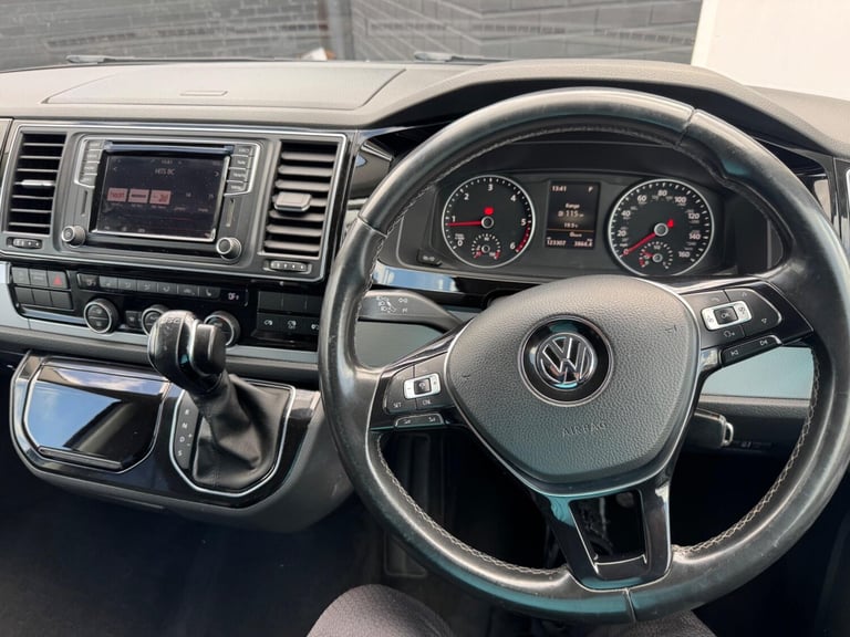 2017 Volkswagen Caravelle 2.0 BiTDI BlueMotion Tech Executive DSG Euro 6 (s/s) 5dr MPV Diesel Aut...
