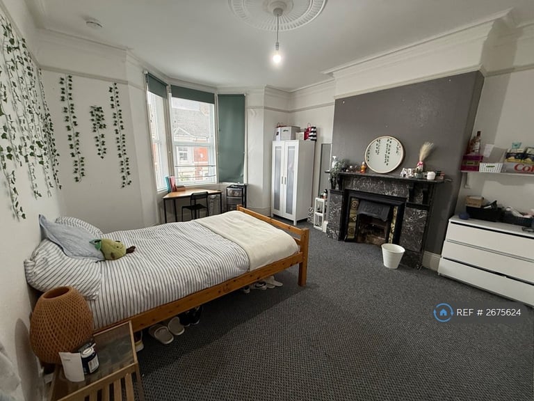 4 bedroom flat in Glenthorn Rd, Newcastle Upon Tyne, NE2 (4 bed) (#2675624)