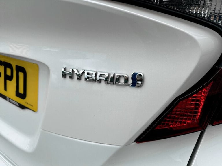 2022 Toyota C-HR VVT-h Design SUV HYBRID Automatic