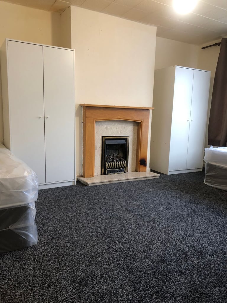 Single and double Rooms to rent