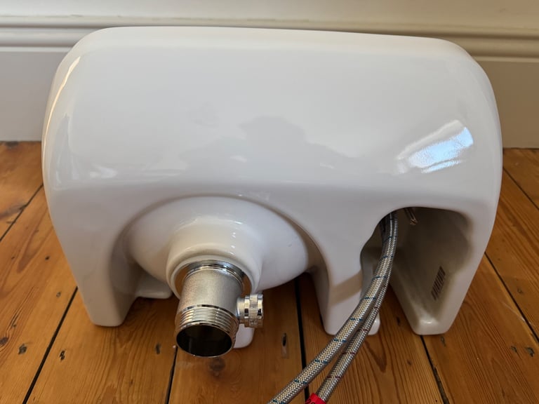 V&B Cloak Room Basin, Mixer and Waste