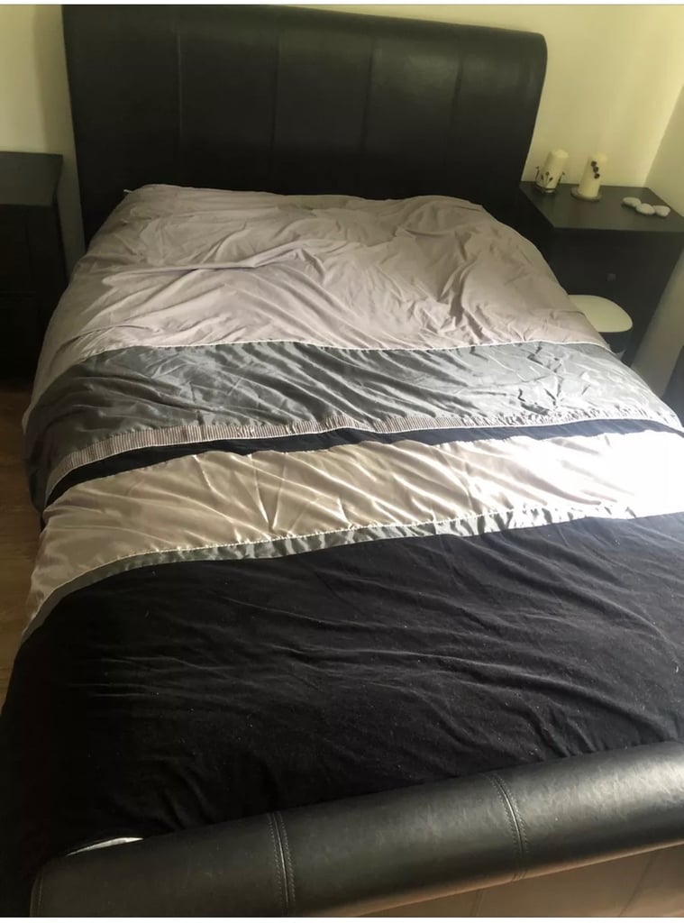 Double bed in black leather from Dream