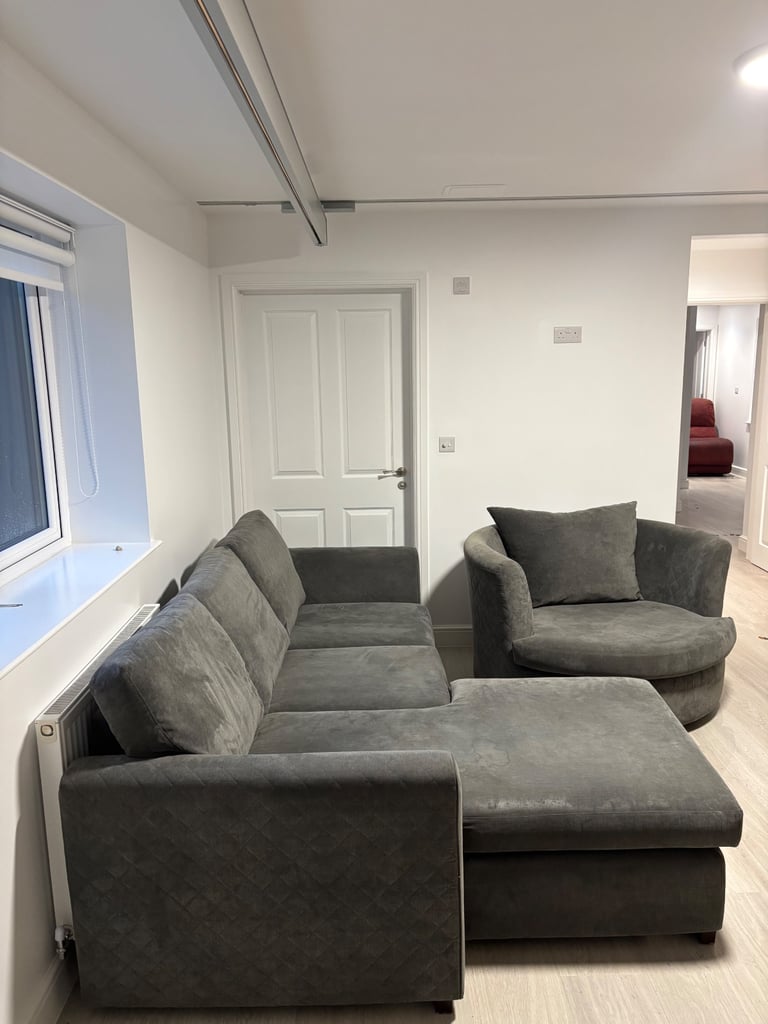 DFS CORNER SOFA & SWIVEL CHAIR (CAN DELIVER)