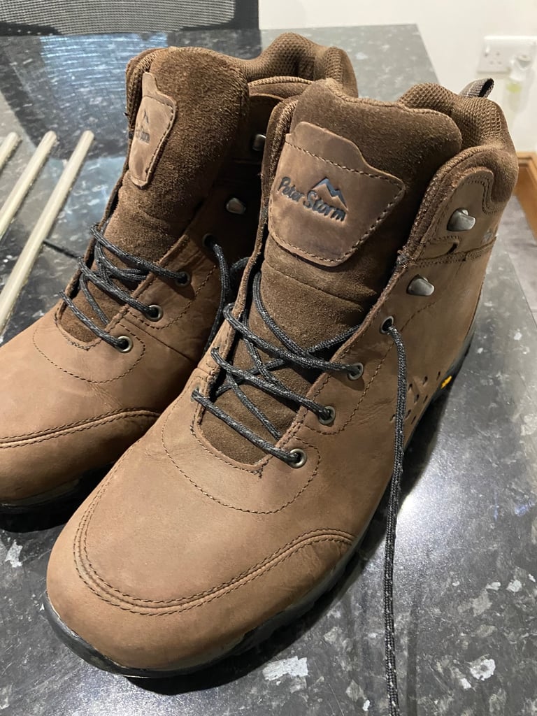 image for Men’s walking boots size 12