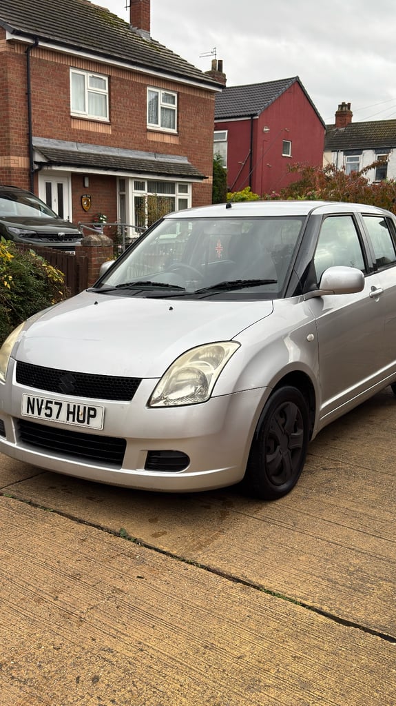 Suzuki, SWIFT, Hatchback, 2007, Manual, 1328 (cc), 5 doors