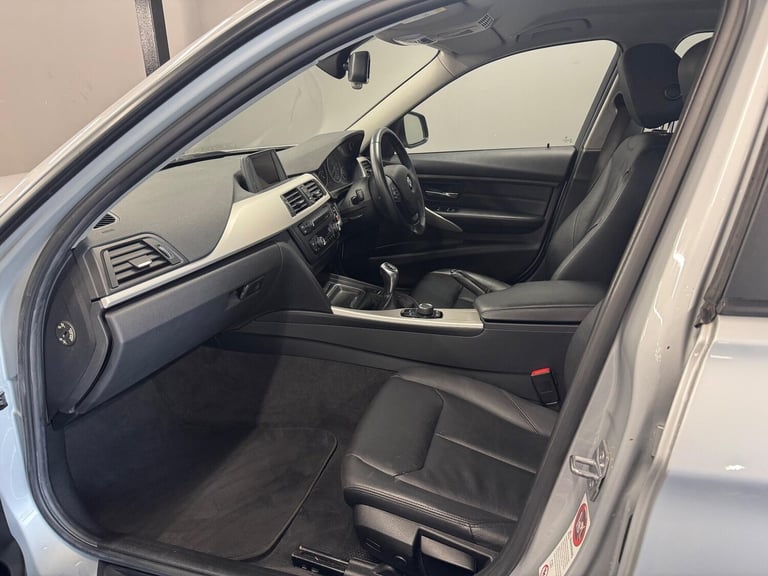 2013 BMW 3 Series 1.6 320i ED EfficientDynamics Euro 6 (s/s) 4dr SALOON Petrol Manual