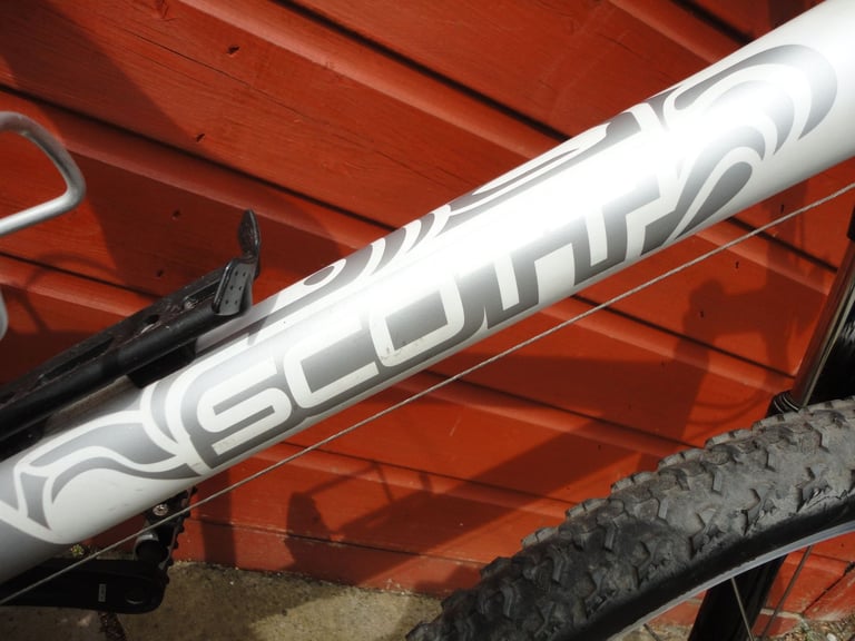 Scott Contessa bike, 16 inch lightweight frame, 26 inch wheels, 24 gears