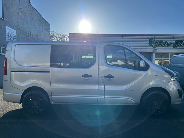 Vauxhall Vivaro 1.6 CDTi 2900 Sportive 6 Seat SWB Crew Van DIESEL MANUAL 2015/65
