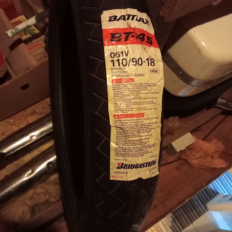 Motorcycle Tyre  BRIDGESTONE BATTLEAXE NOS 110 90 18 