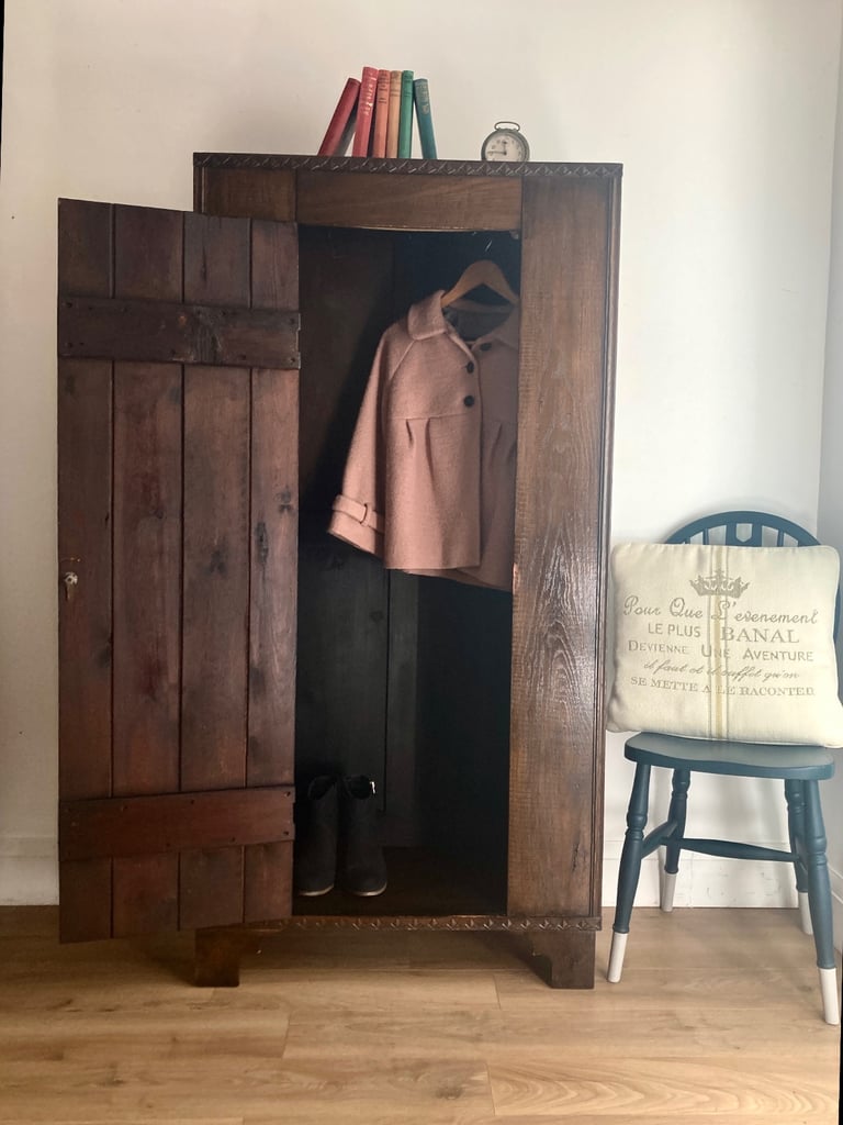 Pretty Antique Oak Wardrobe Hall Cupboard Free Delivery