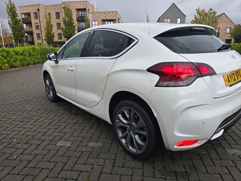 Citroen, DS4, Hatchback, 2012, Manual, 1560 (cc), 5 doors