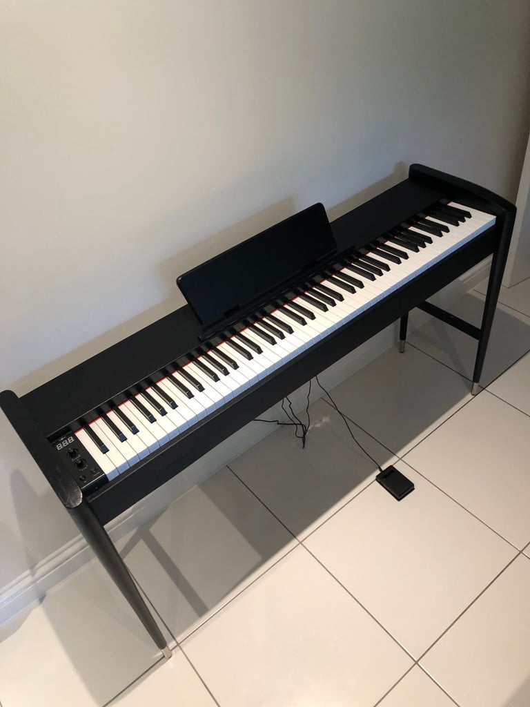Hammer action fully weighted, full size 88 keys digital piano RRP £349.99 NOW £150