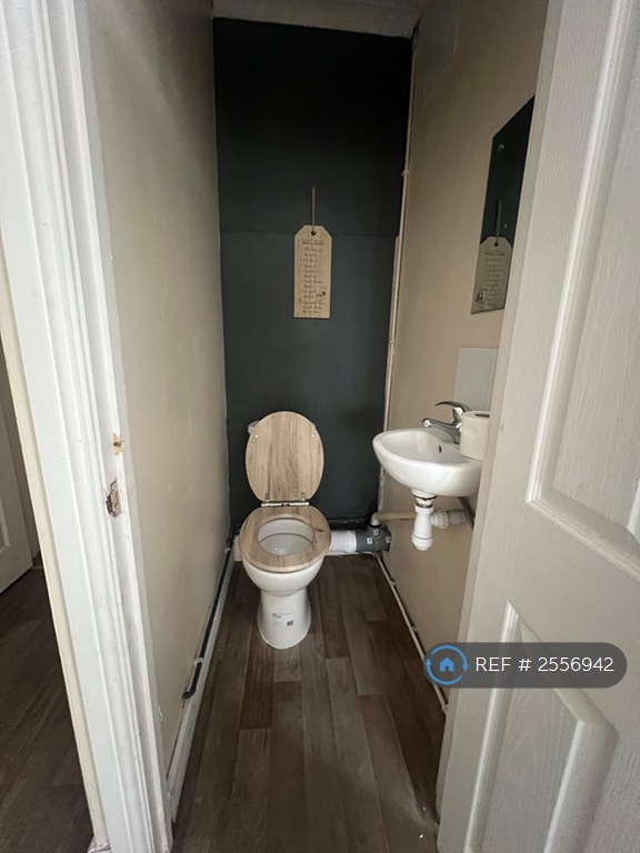 1 bedroom in Brynmill Avenue, Swansea, SA2 (#2556942)