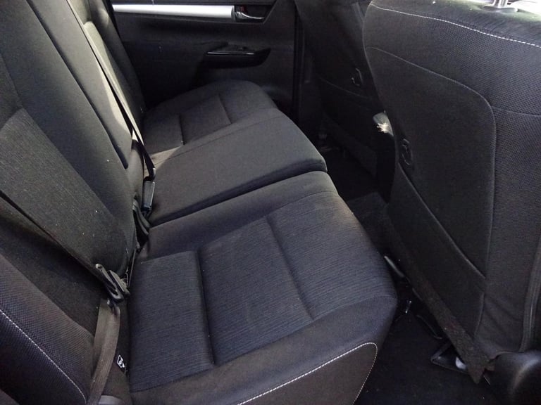 2024 73 REG TOYOTA HILUX INVINCIBLE D-4D 4WD DIESEL AUTO DAMAGED SALVAGE