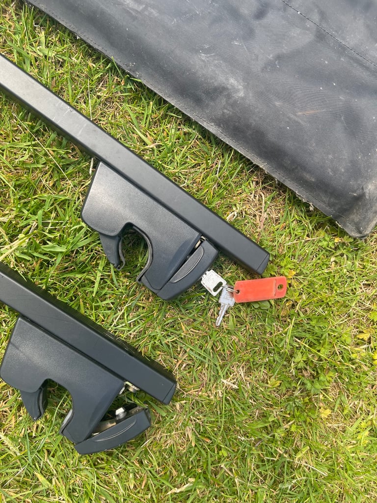 Roof bars from Land Rover Freelander (will fit other makes)