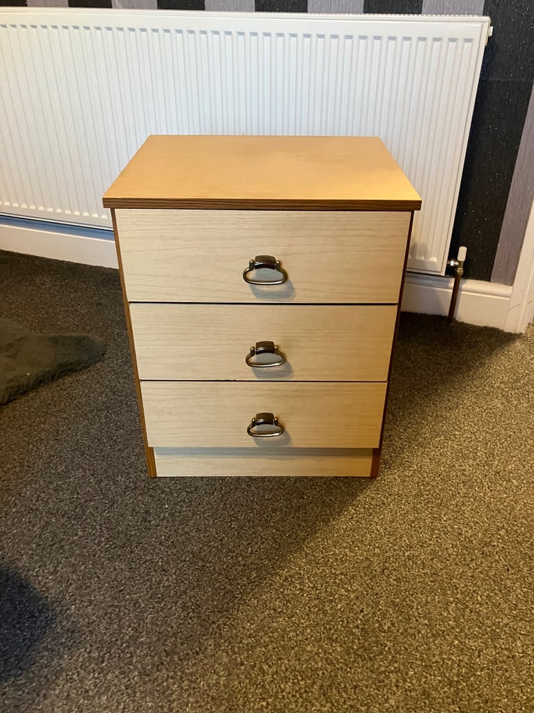 image for Bedside table in excellent condition can deliver for a small charge