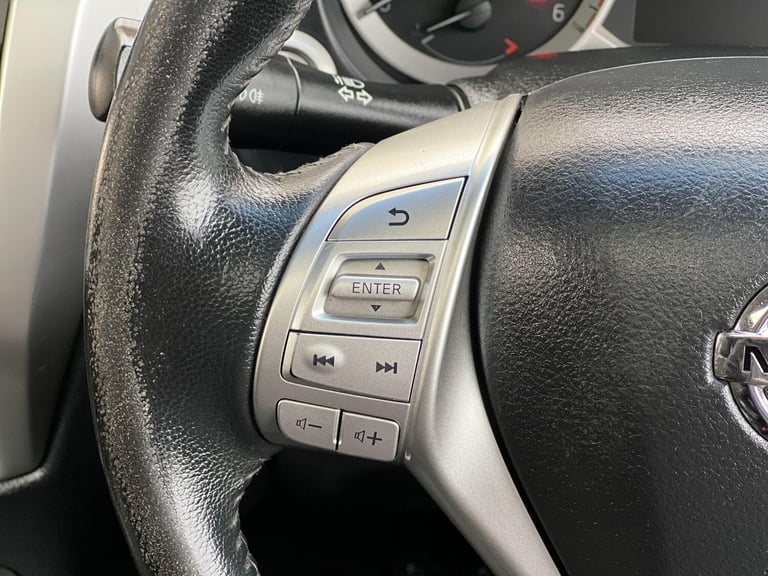 2017 Nissan Navara Double Cab Pick Up Tekna 2.3dCi 190 4WD PICK UP DIESEL Manual